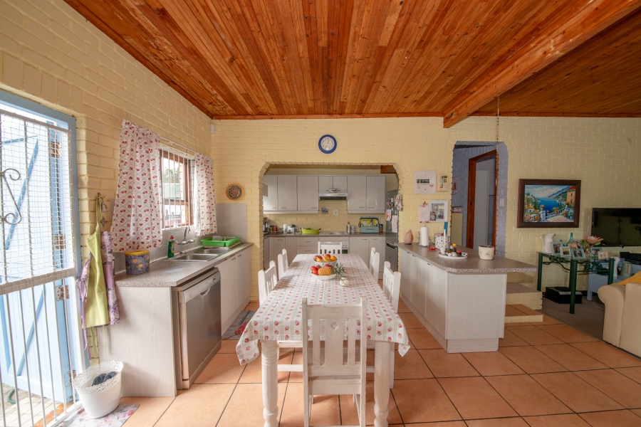 2 Bedroom Property for Sale in Pringle Bay Western Cape